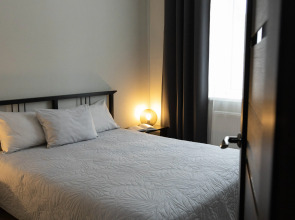 Квартира двухкомнатная в Доме с видом на Лавру