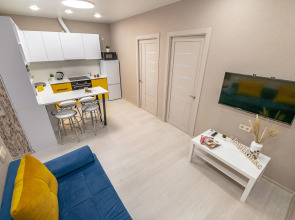 Апартаменты TopHouse на Каплунова 10 трёхкомнатные