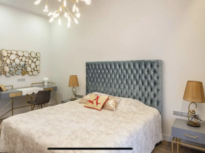 Апартаменты Четырехкомнатные Актёр Гэлакси