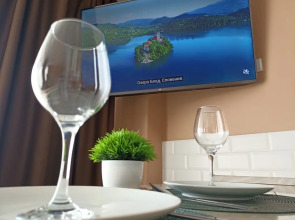 Апартаменты видовые сети «Все в гости» на ул.10 Августа 85 на 17 этаже