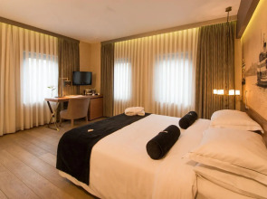 Boutique Saint Sophia Hotel