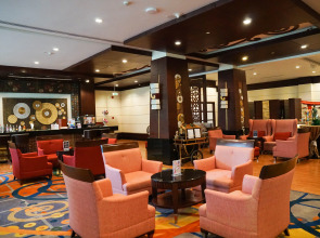 Курортный отель Grand Pacific Sovereign Resort & Spa