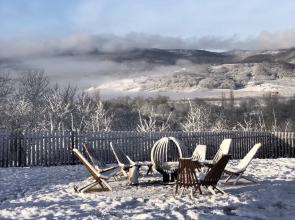 Частный дом часть с 2 спальнями с видом на горы