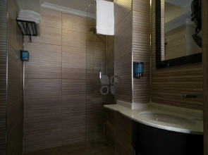 Отель Grand Clover