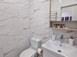 Квартира Flatirini с панорамными окнами в ЖК Весна