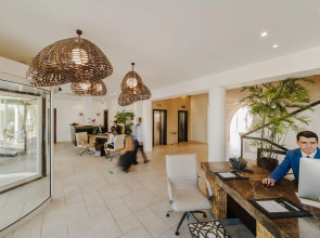 Отель Arkin Palm Beach