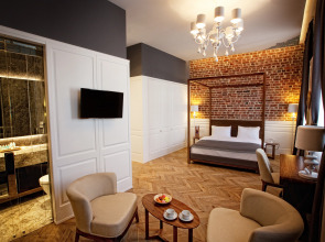 Отель Miniature