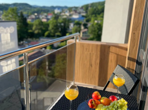 Апартаменты 3х местная студия студия с балконом и бассейном