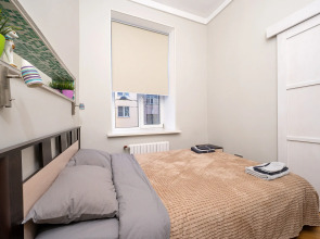 Апартаменты на Моисеенко 4