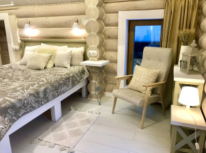 Шале на Скале с Видом на Озеро