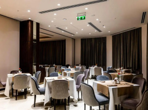 Отель Ramada and Suites by Wyndham Yerevan