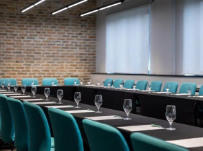 Отель Mona Plaza