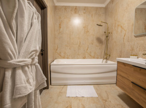 Отель Full House