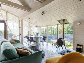 Частный Дом RiverDublDom  с баней и купелью у пруда в Новой Москве