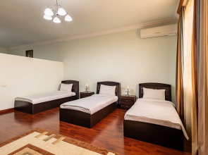 Отель La Defense Yerevan