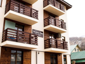 Апартаменты Дизайнерская студия около подъемника