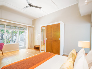 Отель Ellaidhoo Maldives by Cinnamon