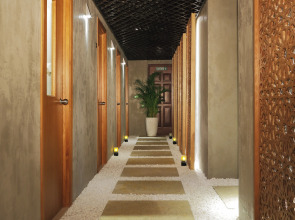 Отель Harmony Saigon Hotel & Spa