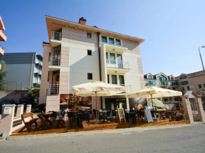 Отель Swiss Holiday