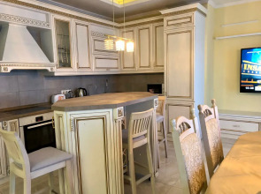 Апартаменты в центре с видом на Севастопольскую бухту