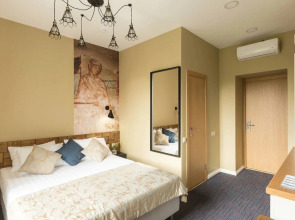 Отель София