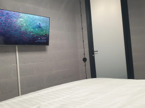 Апартаменты Green Lamp Downtown