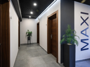 Отель MAXI