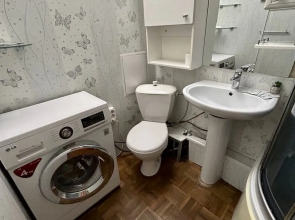 Апартаменты Двухкомнатная Квартира Шахтеров 23