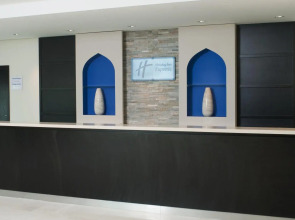 Holiday Inn Express Dubai Airport an IHG Hotel