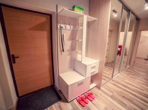 Апартаменты Октябрьской Революции 19