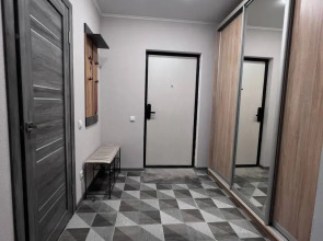 Апартаменты еЖИВИка Автомобилистов 13