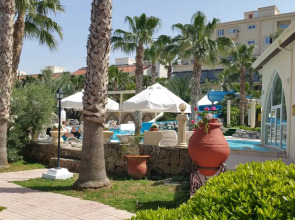 Отель Oscar Resort