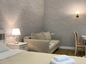 Трехкомантная квартира у летнего сада в Мозаичном дворе