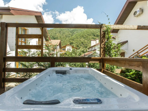 Частный Дом напротив казино с личной парковкой