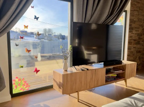 Частный дом у озера