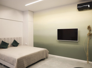 Апартаменты Buroshka Aparts С видом на город и дизайнерским ремонтом