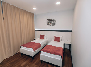 Отель RedFox в центре