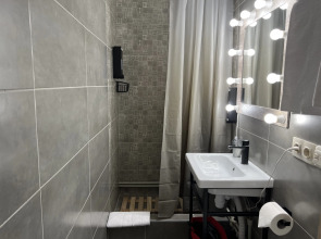 Апартаменты с Часами в Стиле Лофт