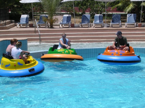 Отель Oscar Resort