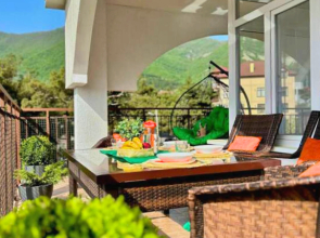 Улучшенные трехкомнатные апартаменты с террасой