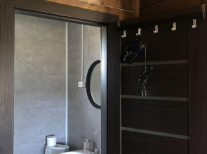 Частный дом Дом-студия на берегу озера