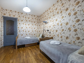 Апартаменты трёхкомнатные рядом с рыбной деревней