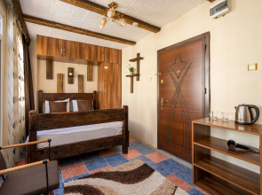 Pi Home & Apartments