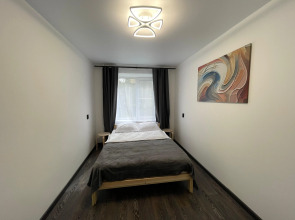 Квартира 4-х комнатная на 10-х у пляжа с озером