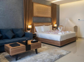 Отель The Plaza  and Resort