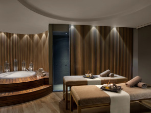 Lara Barut Collection