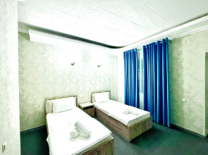 Отель Hafiz Plaza