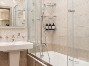 Апартаменты трёхкомнатные с видом на Национальную библиотеку