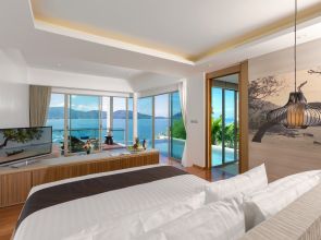 Отель Wyndham Grand Phuket Kalim Bay