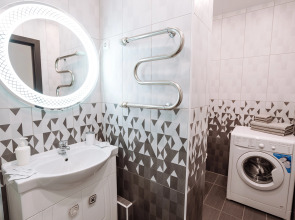 Апартаменты 9 ночей на Островского 5